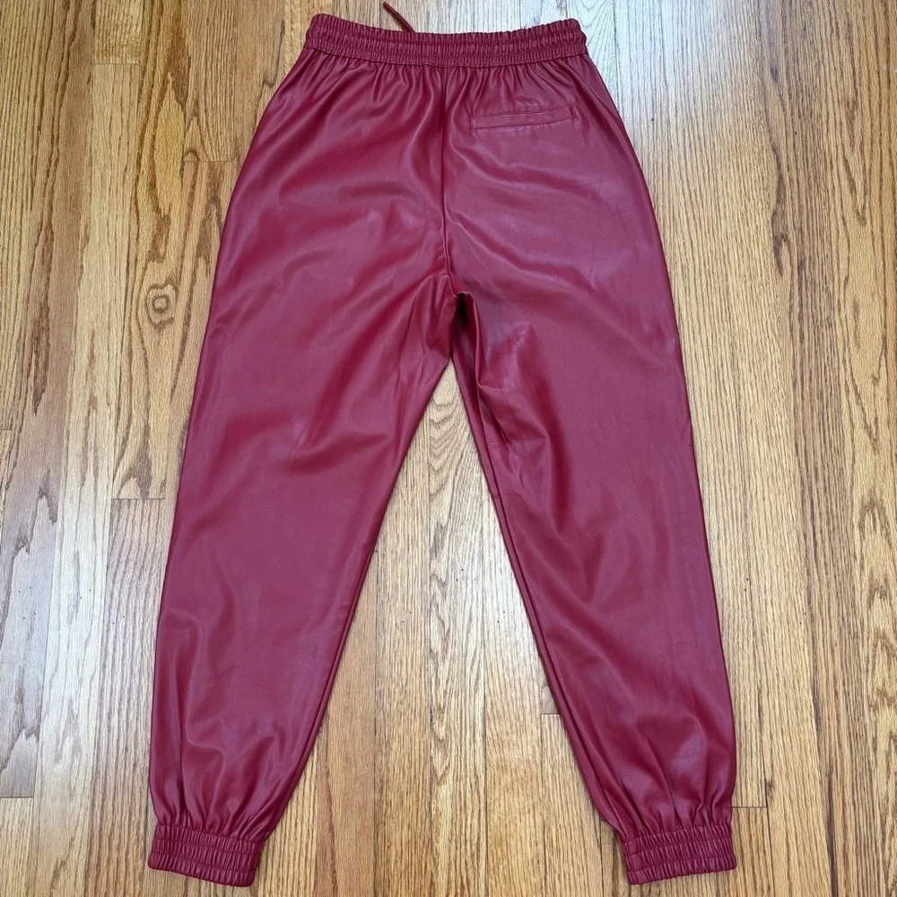 Zara Red High Rise Faux Leather Relaxed Fit pull on Preppy Jogger Pants XS/W26